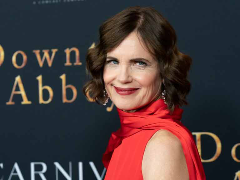 Downton Abbeys Elizabeth Mcgovern Talks To Saga Saga 2415