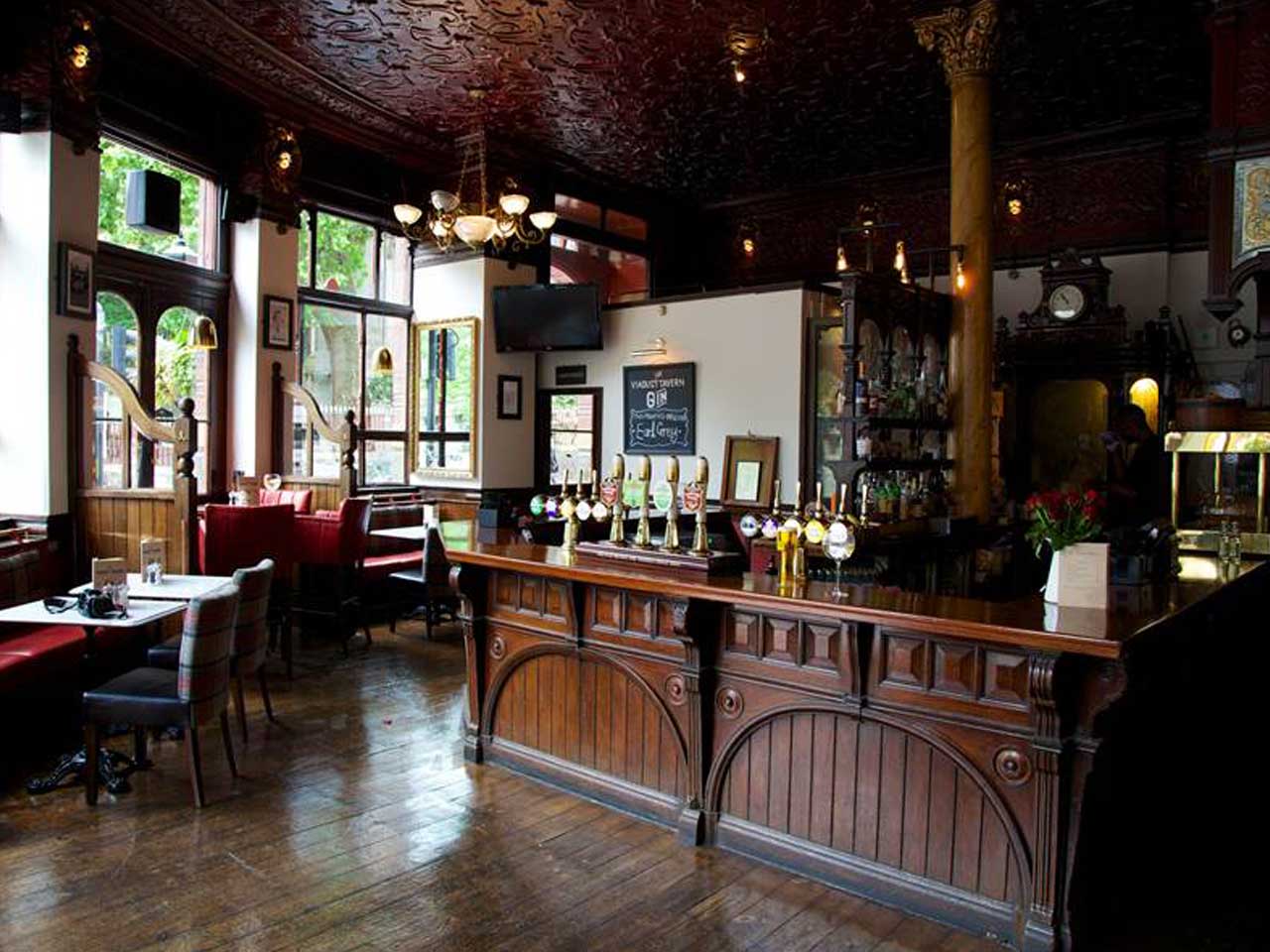 Top eight historical pubs - Saga