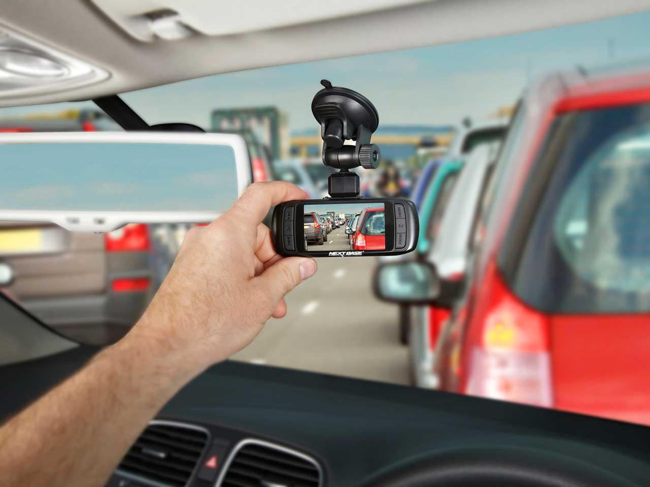 Should you install a dash cam? - Saga