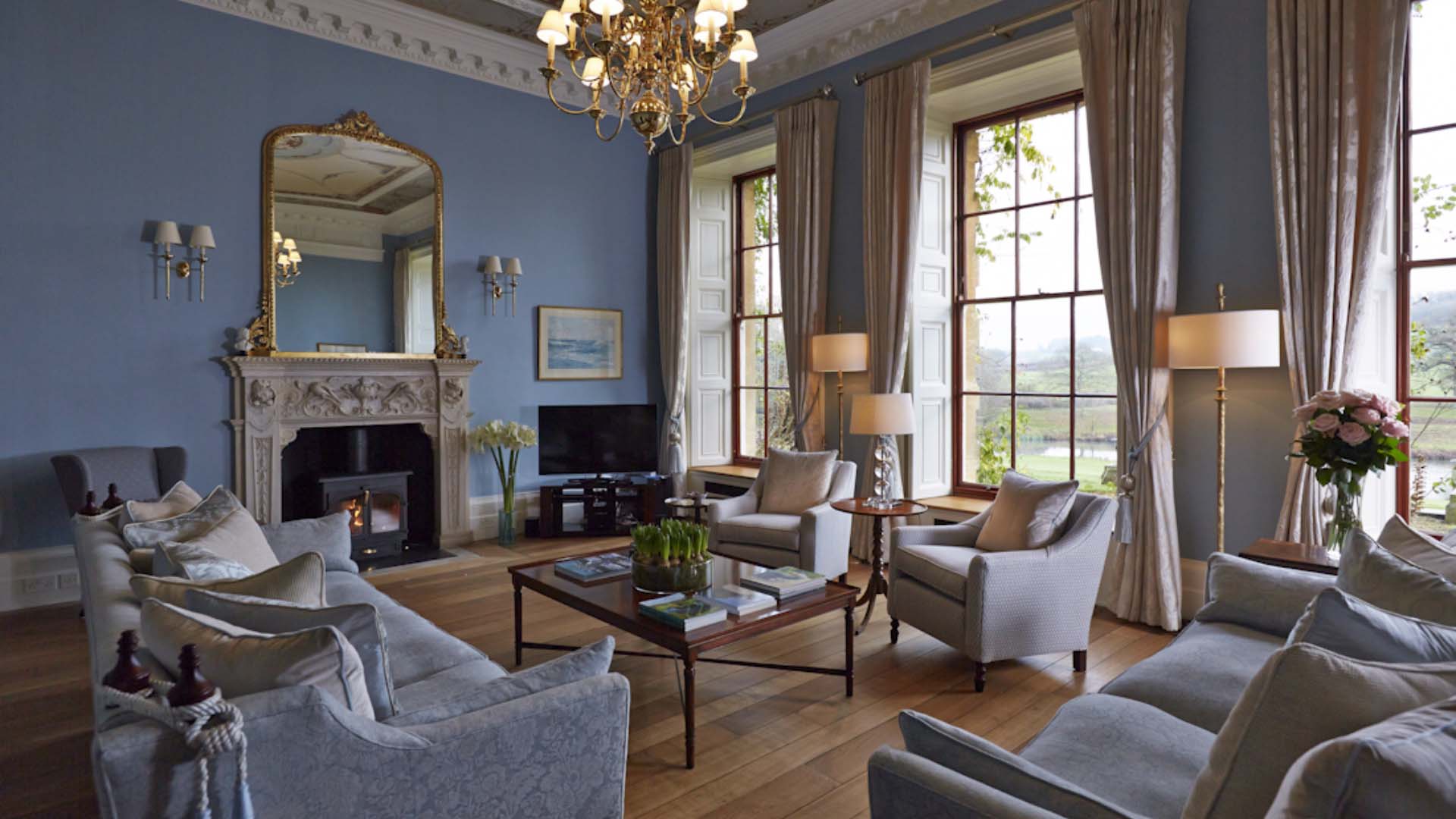 Etons of Bath sitting room in Farrow & Ball – Cook's Blue