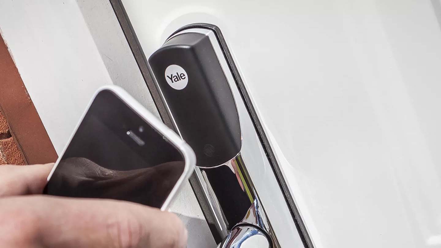The Yale Conexis L2 smart lock