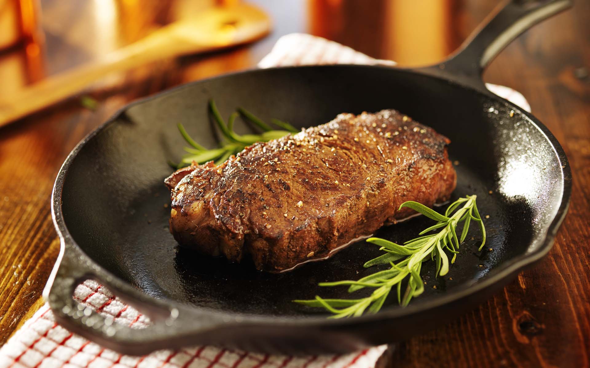 A steak in a cast iron pan
