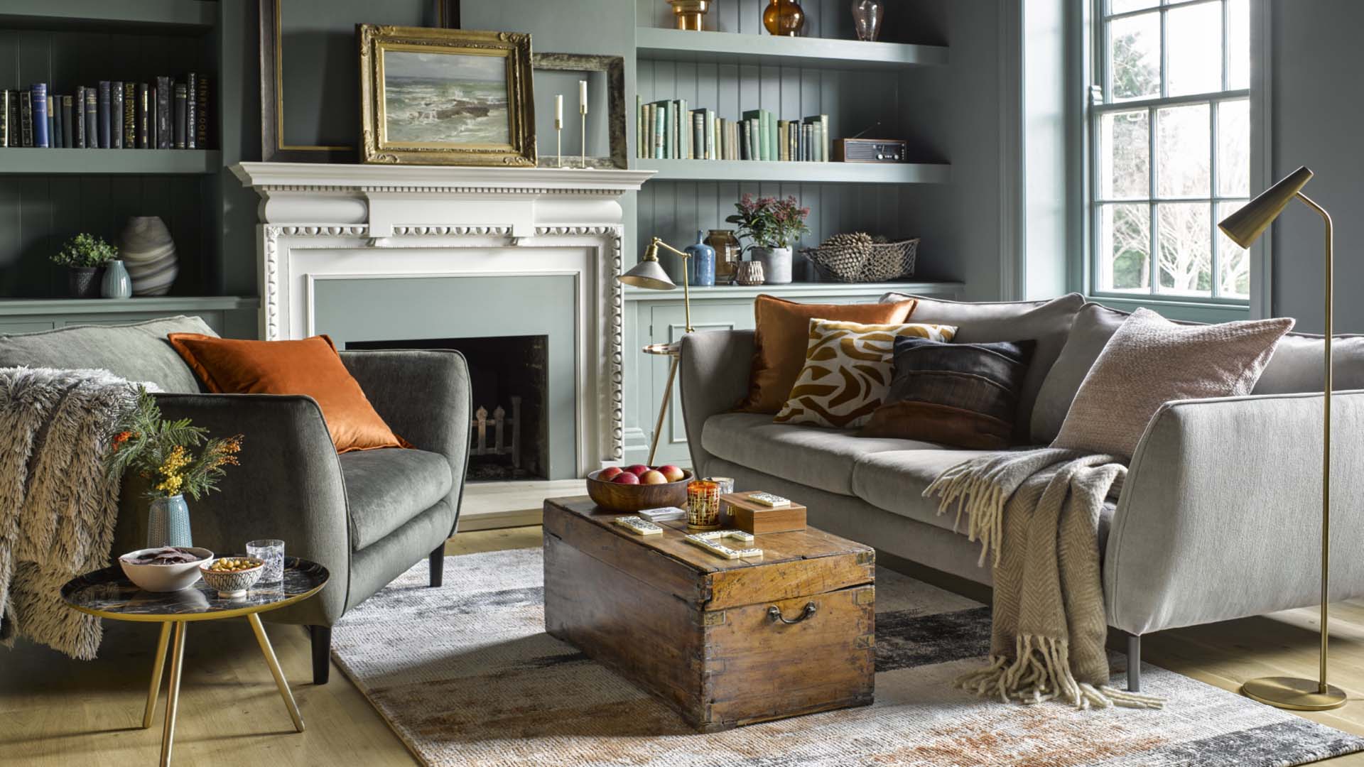 A room decorated in autumn hues