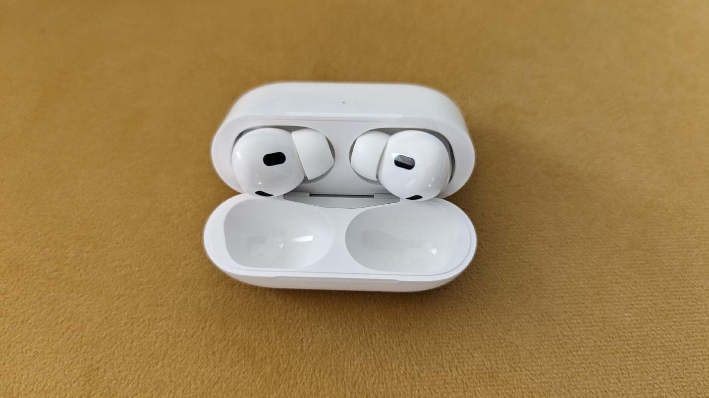 Image of noise cancelling headphones