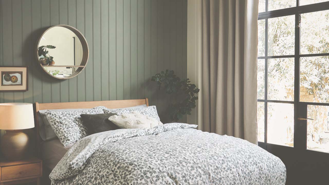 Extend green wall up to the pitched roof.

Clean up shadow in right hand corner of the flat near the wall.

Remove all lights and plug socket in the reflections in the mirror