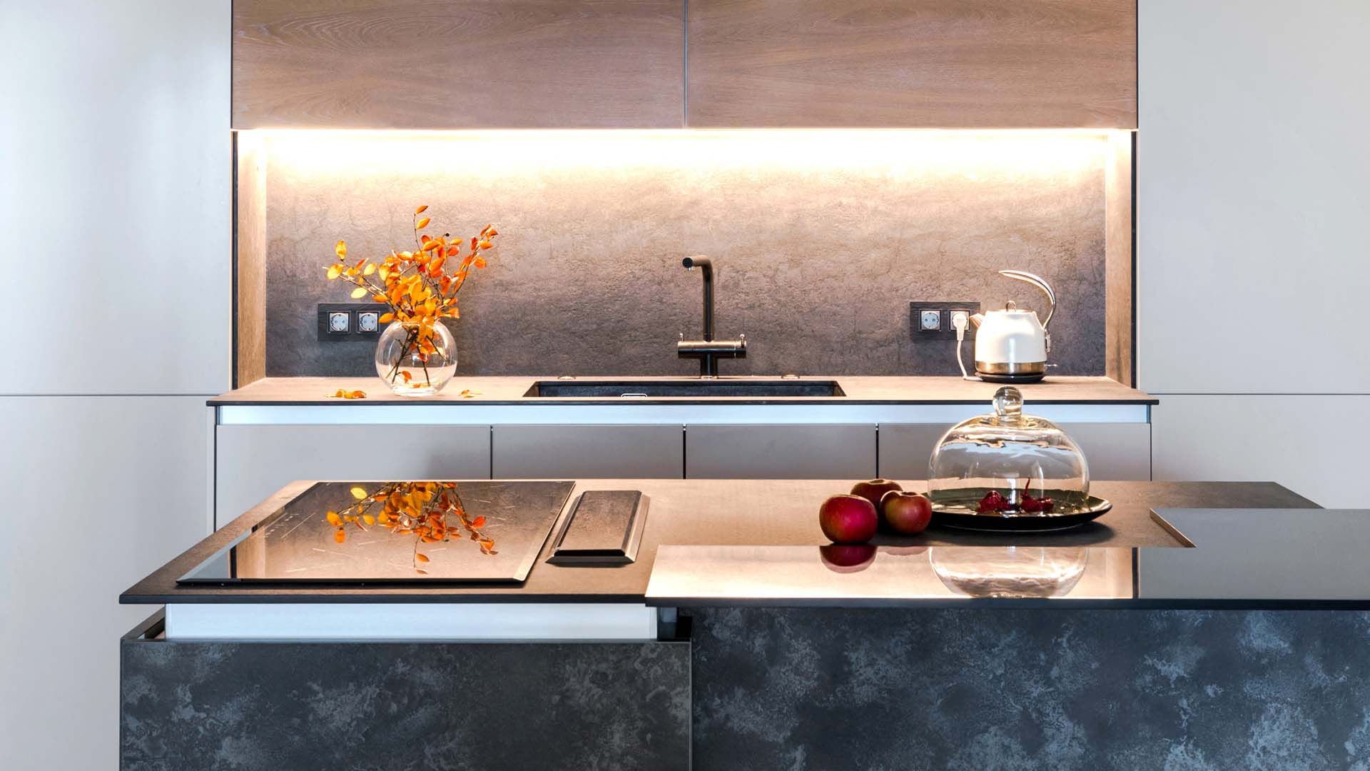 Tidy kitchen worktops