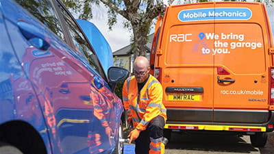 RAC Mobile Mechanic out on call to fix a vehicle.