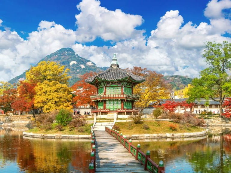 Gyeongbokgung Palace in autumn