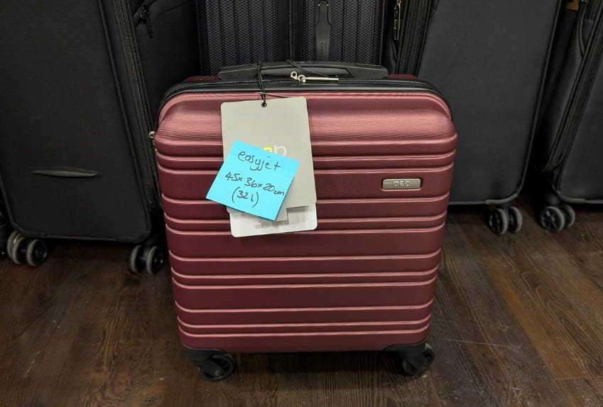 EasyJet underseat bag allowance