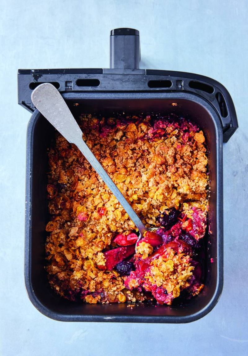 jamie oliver's pear and blackberry crumble in an air fryer