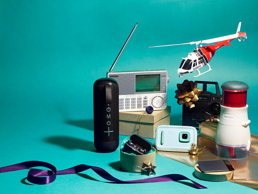 The various mentioned products in the article all displayed on a teal background
