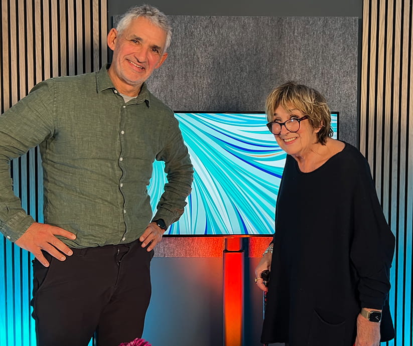 Tim Spector and Jenni Murray posing for a photo