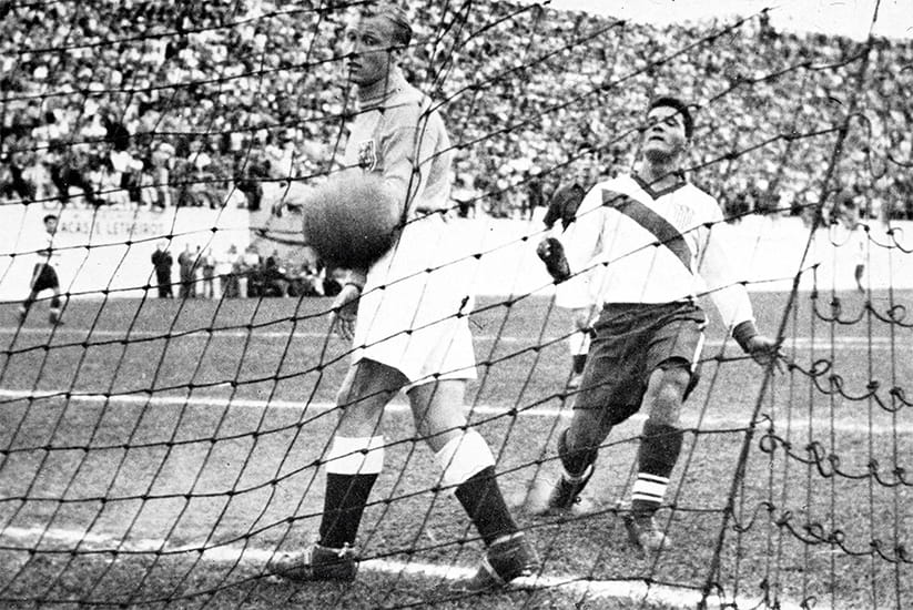  Joe Gaetjens scoring a goal