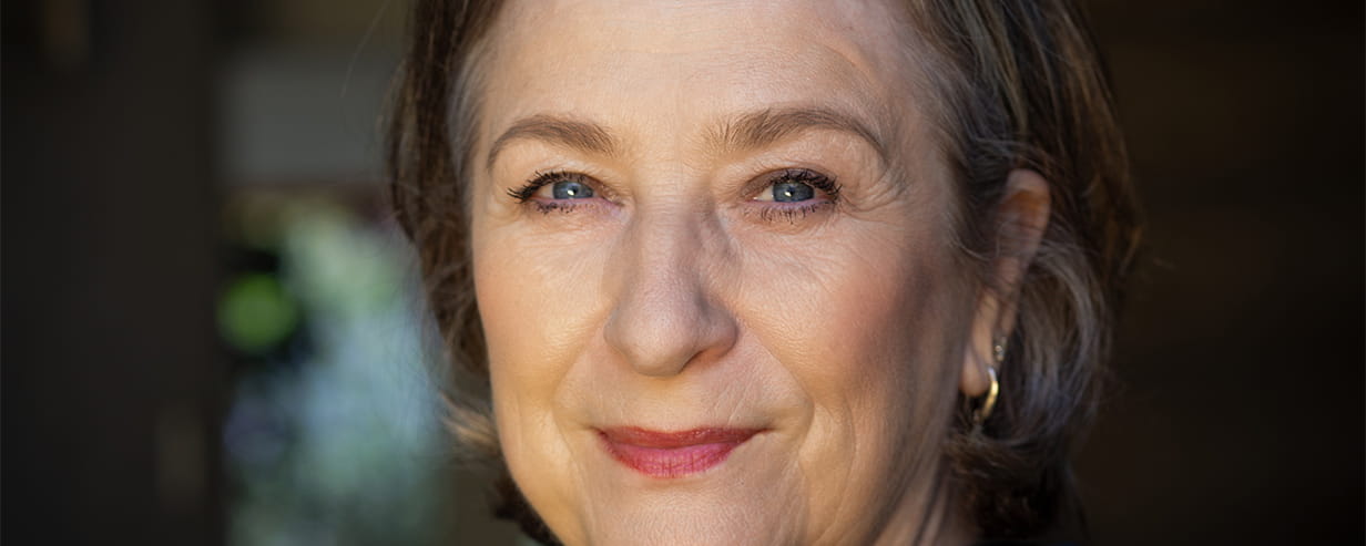 A headshot picture of Caroline Quentin