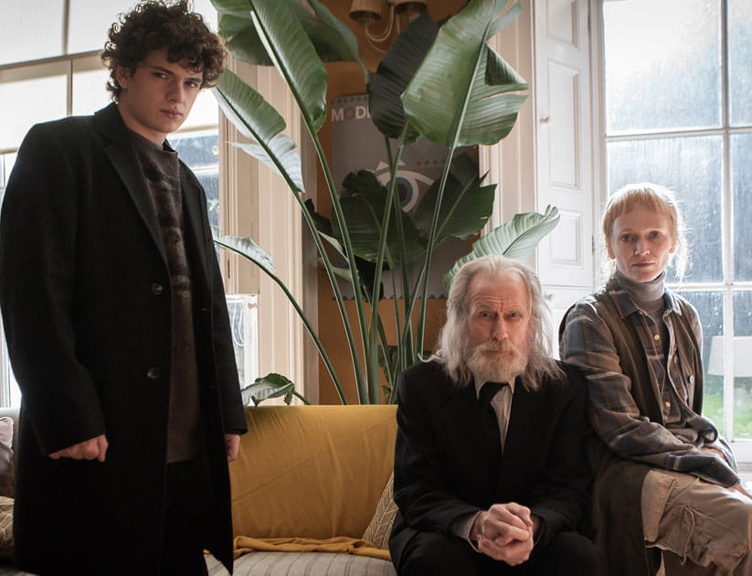 Noah Jupe (left), Bill Nighy (middle) and Anna Geislerová (right) in & SONS