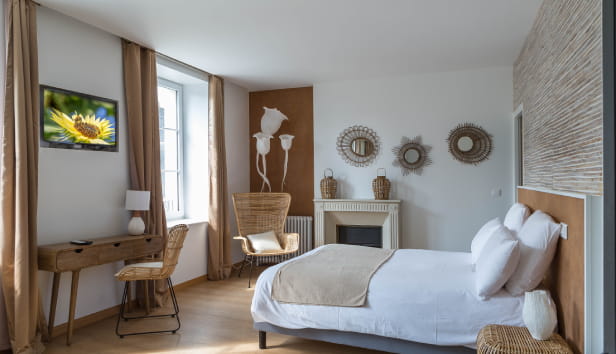 An image of a well presented bedroom